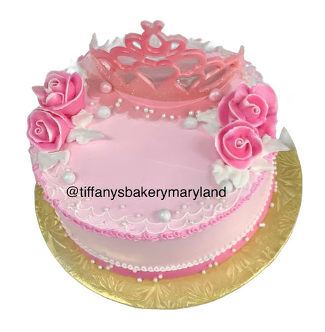 Crown on Round Cake