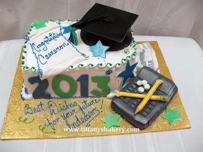 Graduation Cake with Calculator - Accounting Grad