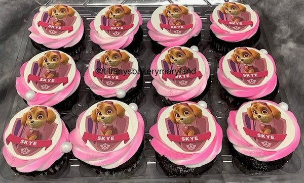 Cupcakes with Edible Image Layon Design