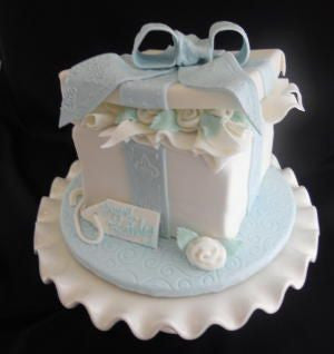 Fondant Covered Diamond Quilted Round Cake – Tiffany's Bakery