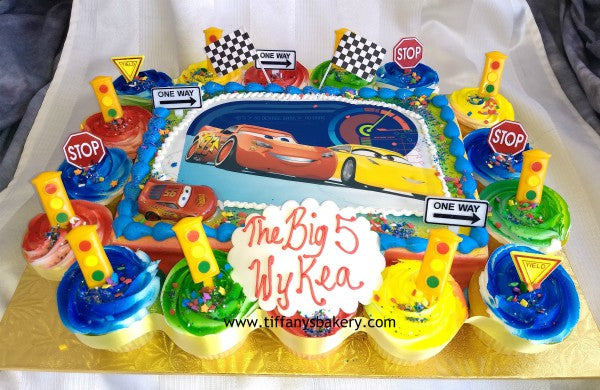 Basketball on 1/4 Sheet with Cupcakes