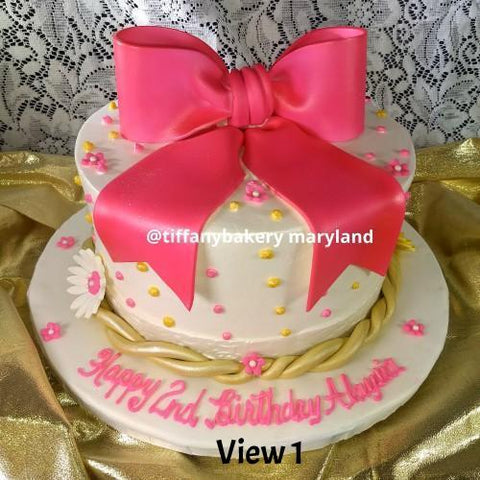 Round Cake with Bow
